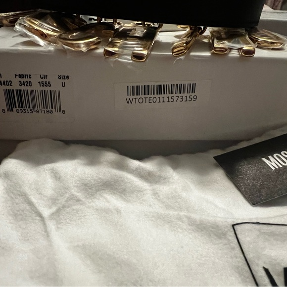 Moschino LOGO-CHARM LEATHER PET LEASH IN BLACK - Picture 4 of 6